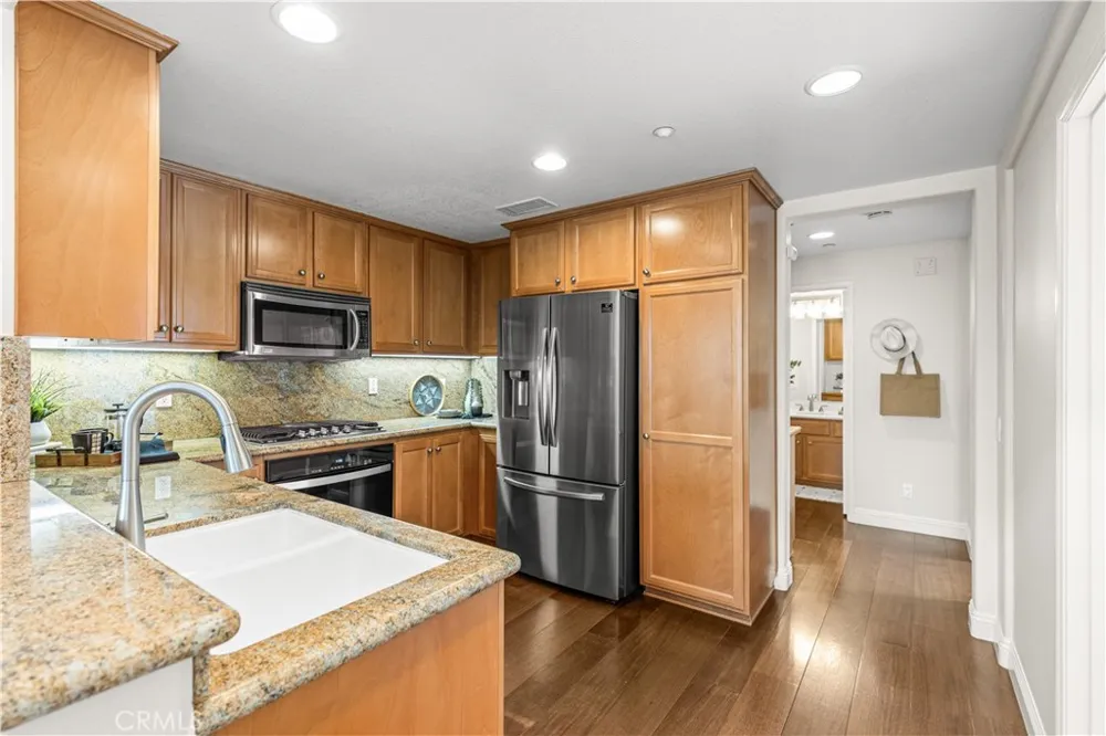 177 Lockford Irvine, CA 92602