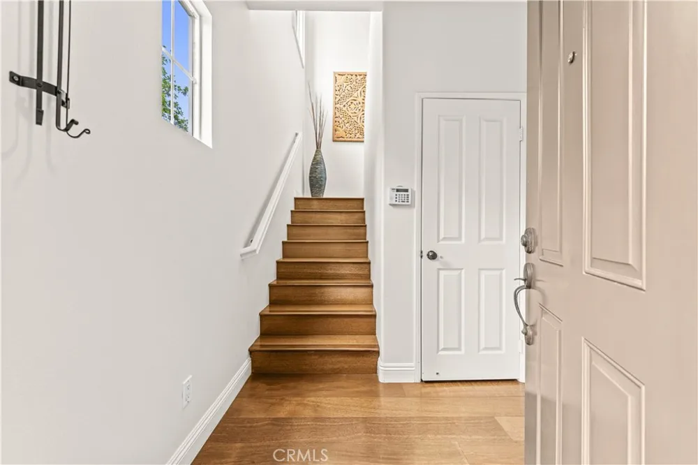 177 Lockford Irvine, CA 92602