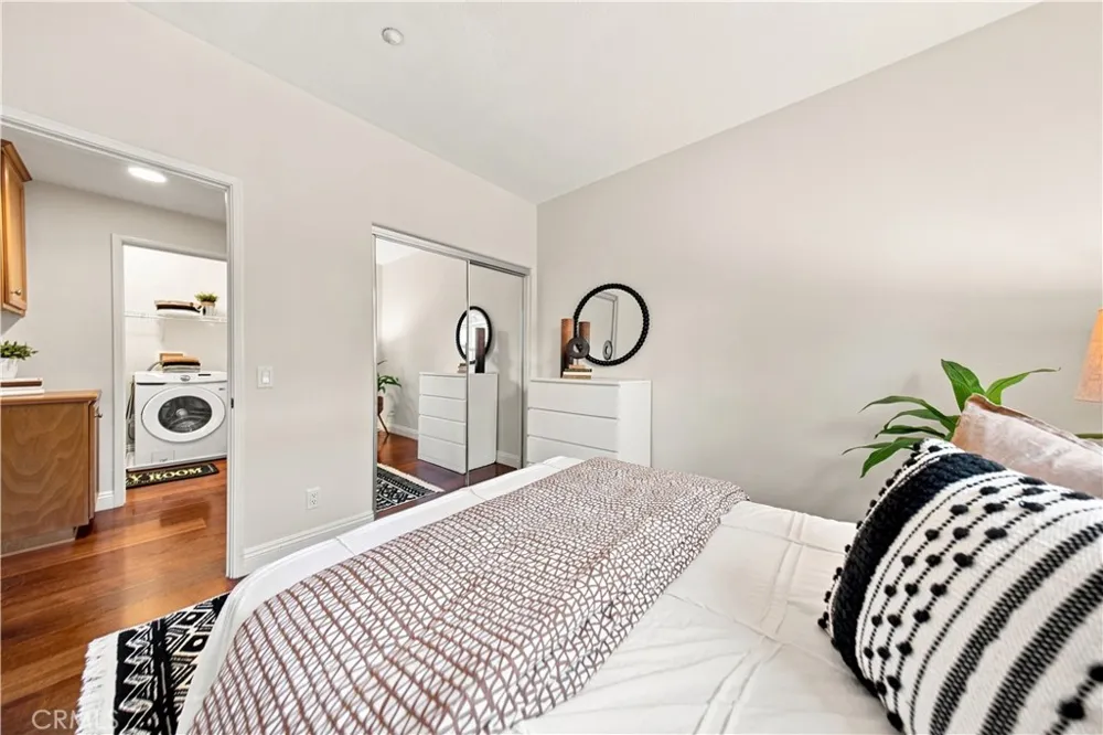 177 Lockford Irvine, CA 92602
