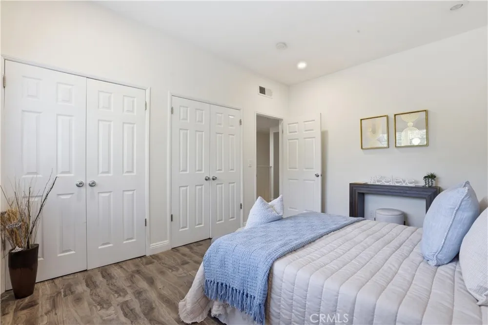 4189 Vineland Avenue #111 Studio City, CA 91602