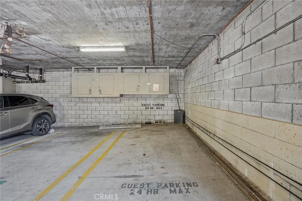 4189 Vineland Avenue #111 Studio City, CA 91602