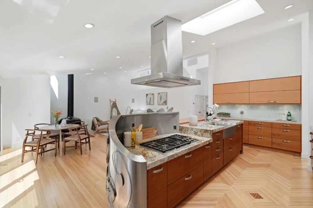 202 Granada Way Los Gatos, CA 95032