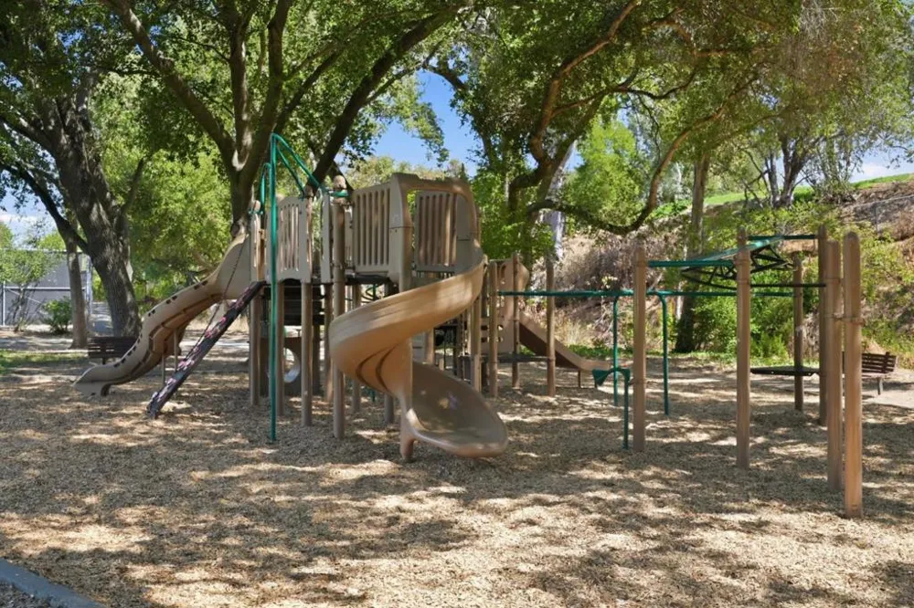 202 Granada Way Los Gatos, CA 95032
