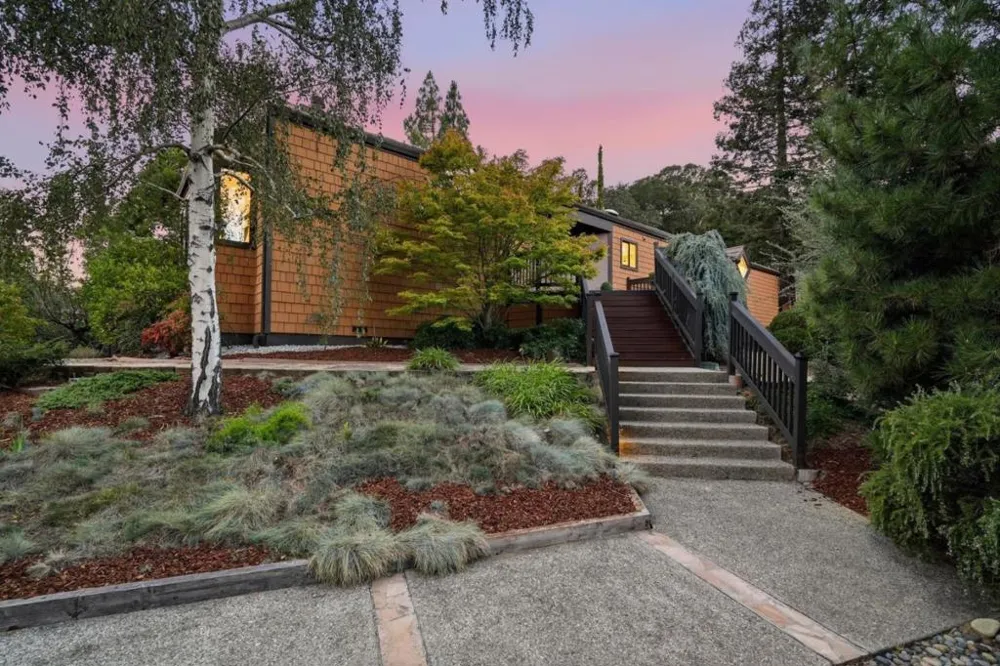 202 Granada Way Los Gatos, CA 95032