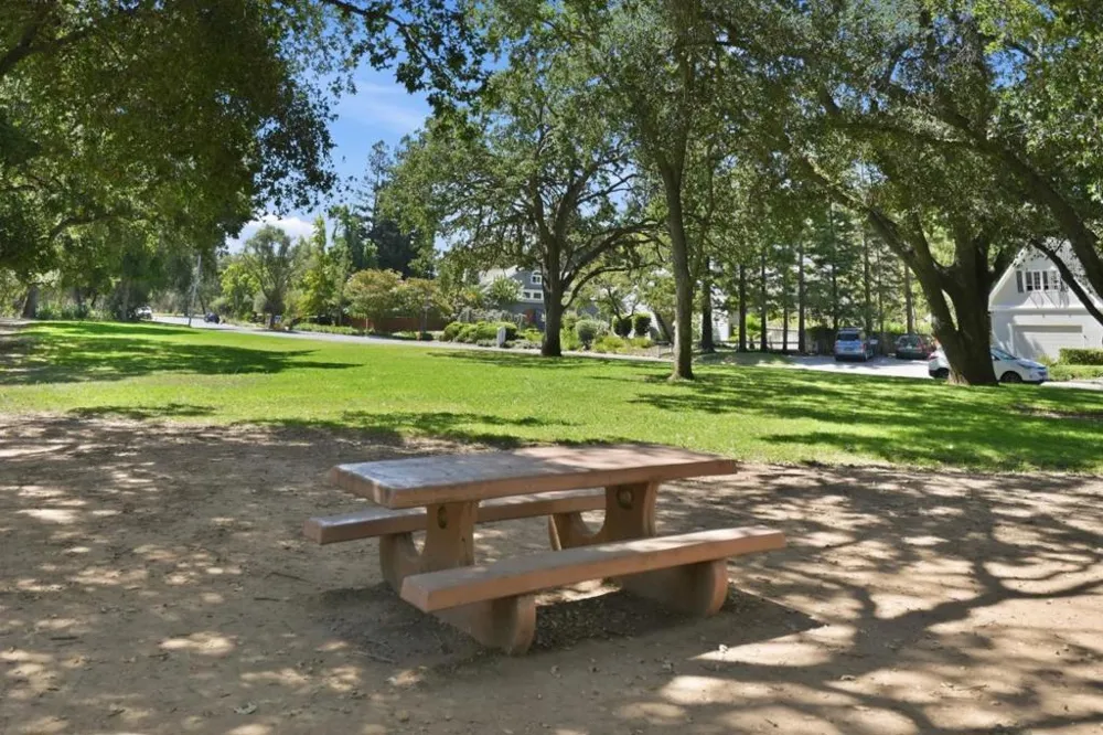 202 Granada Way Los Gatos, CA 95032