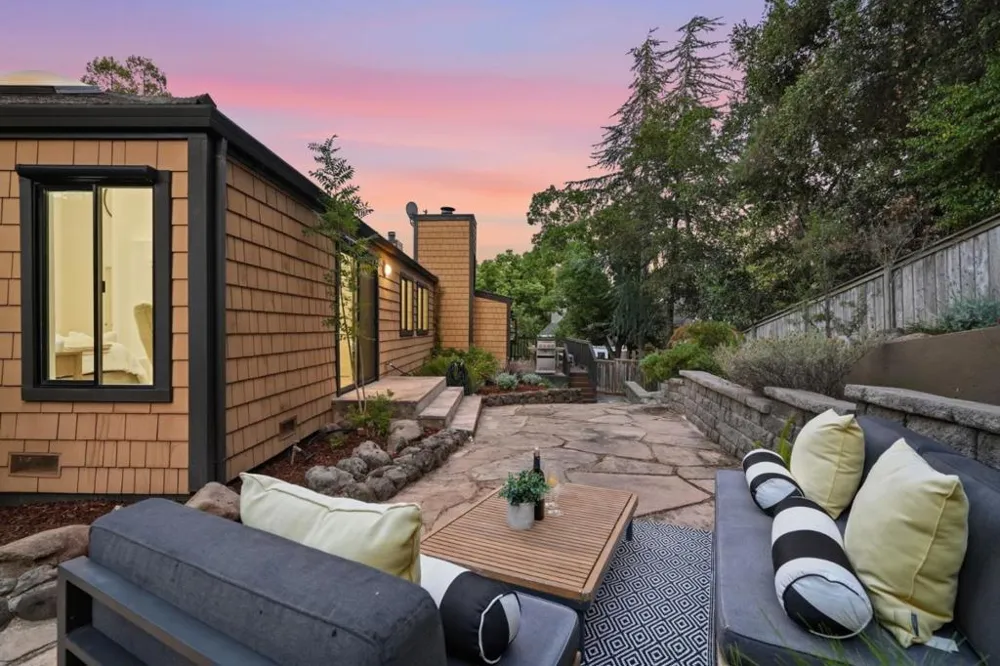 202 Granada Way Los Gatos, CA 95032
