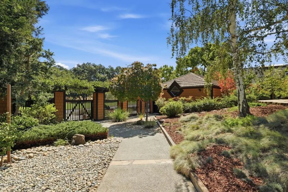 202 Granada Way Los Gatos, CA 95032