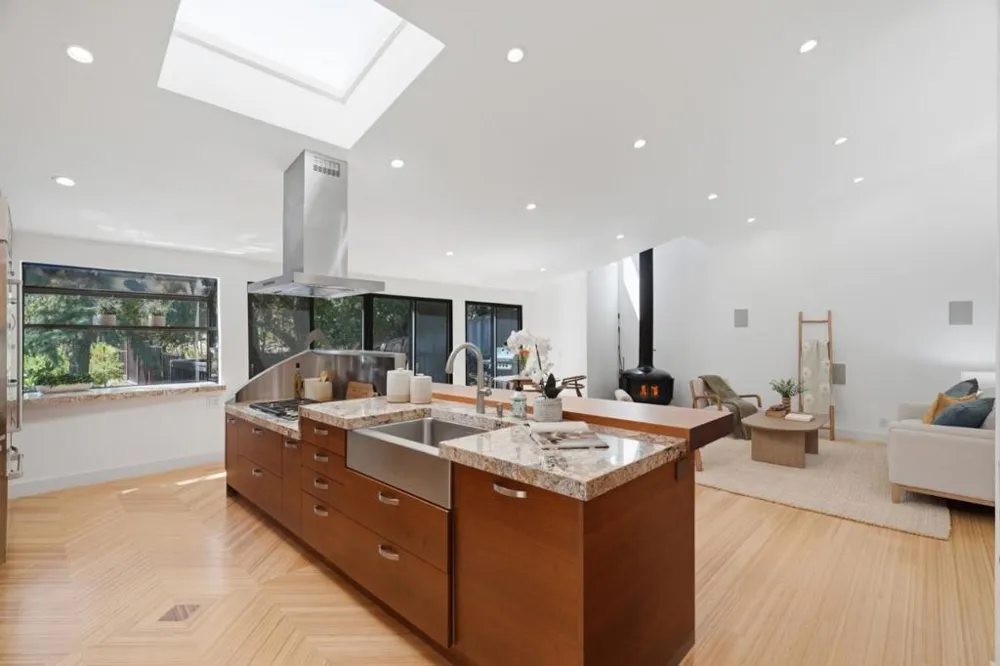 202 Granada Way Los Gatos, CA 95032