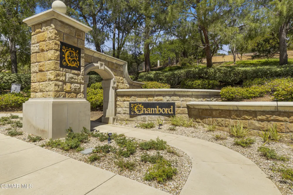 6167 Deerhill Road Oak Park, CA 91377