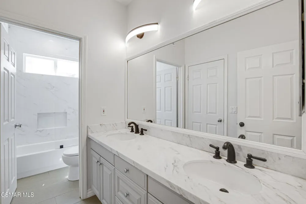 6167 Deerhill Road Oak Park, CA 91377