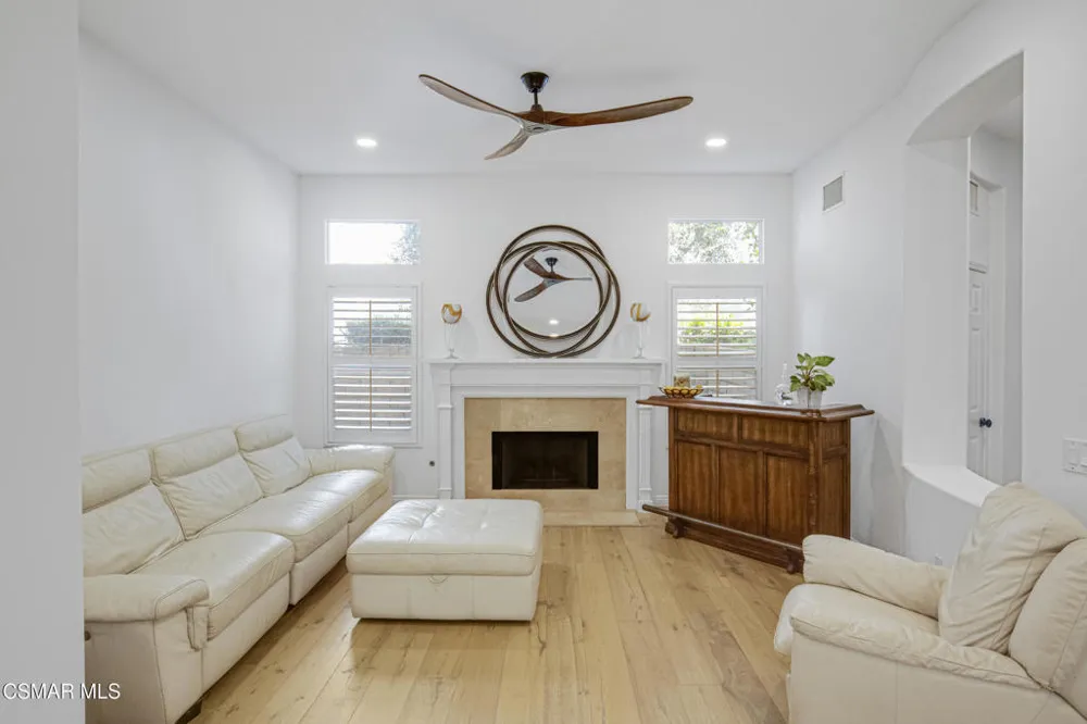 6167 Deerhill Road Oak Park, CA 91377