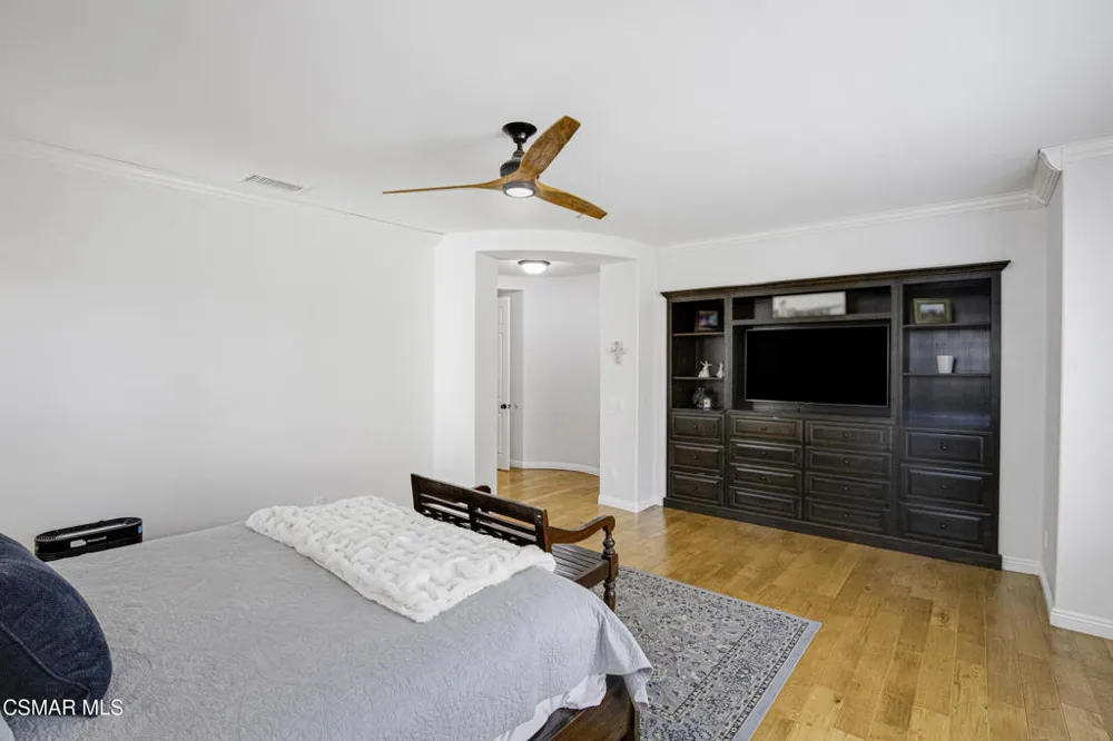 6167 Deerhill Road Oak Park, CA 91377