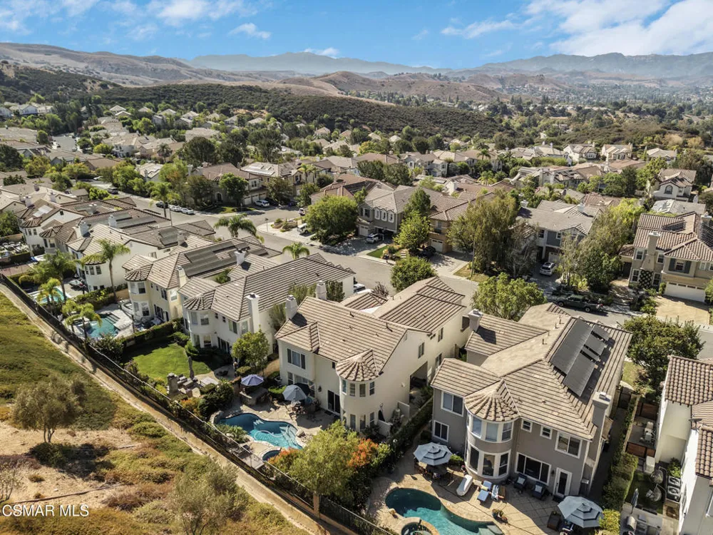 6167 Deerhill Road Oak Park, CA 91377