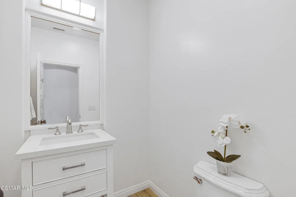 6167 Deerhill Road Oak Park, CA 91377
