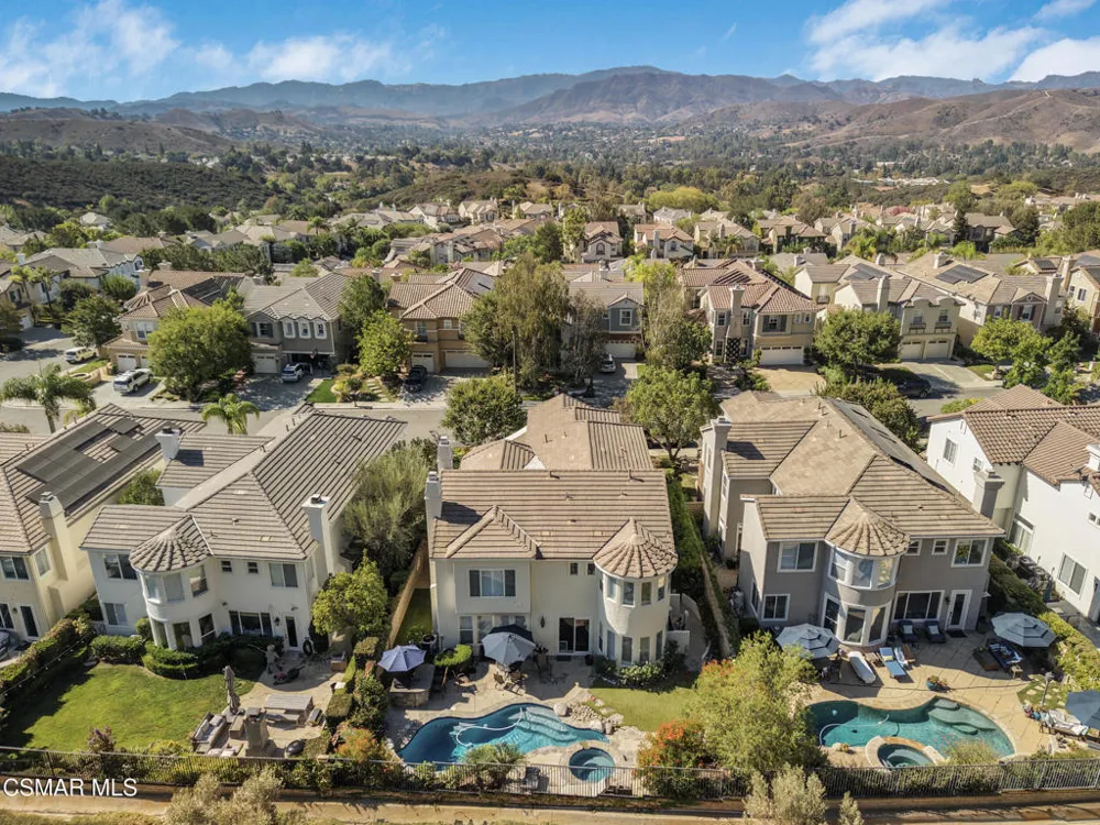 6167 Deerhill Road Oak Park, CA 91377
