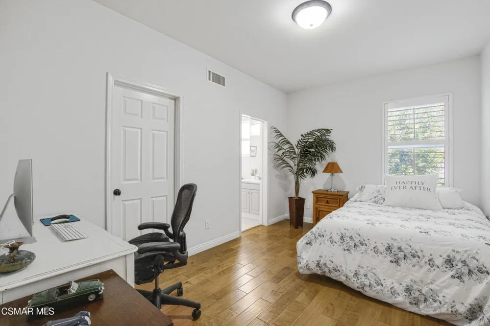 6167 Deerhill Road Oak Park, CA 91377