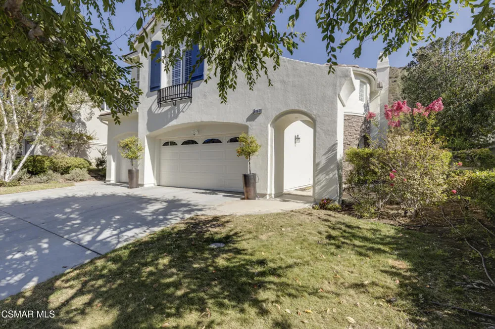 6167 Deerhill Road Oak Park, CA 91377