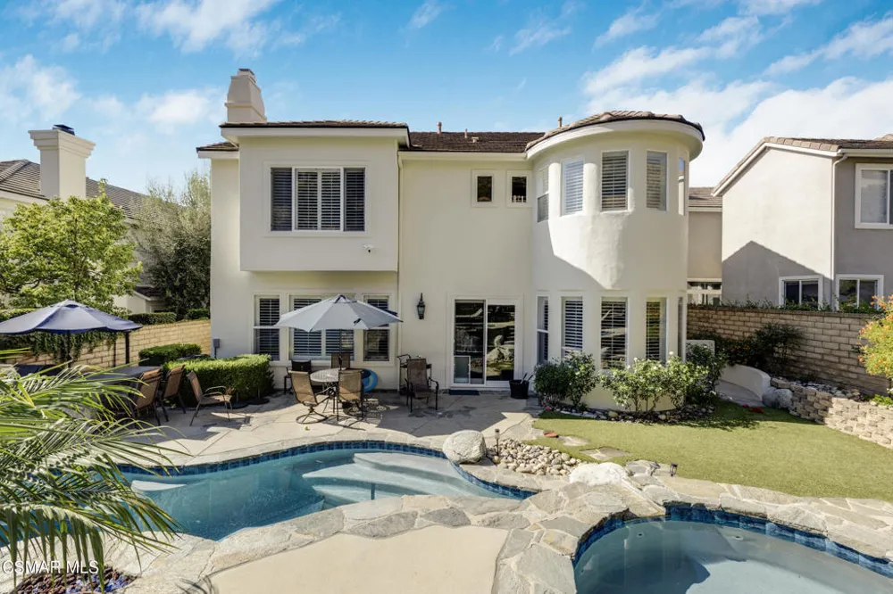 6167 Deerhill Road Oak Park, CA 91377