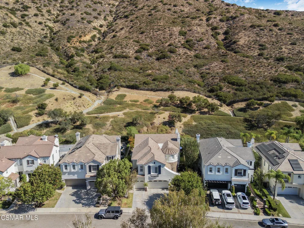 6167 Deerhill Road Oak Park, CA 91377