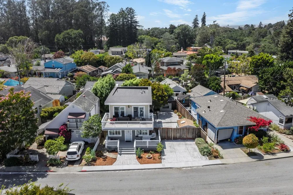709 Gilroy Drive Capitola, CA 95010