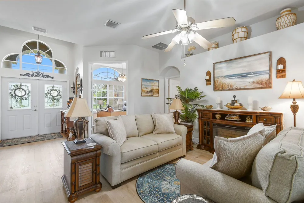 390 SW Jeanne Avenue Port St. Lucie, FL 34953