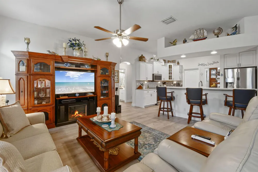 390 SW Jeanne Avenue Port St. Lucie, FL 34953