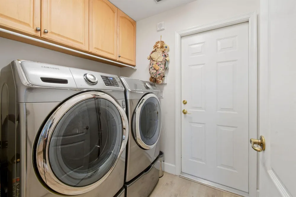 390 SW Jeanne Avenue Port St. Lucie, FL 34953