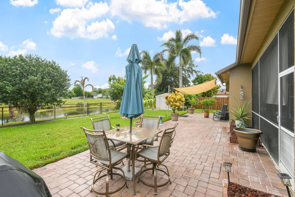 390 SW Jeanne Avenue Port St. Lucie, FL 34953