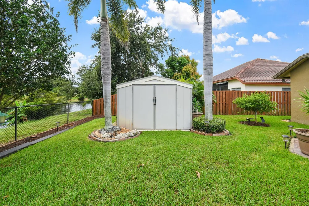 390 SW Jeanne Avenue Port St. Lucie, FL 34953