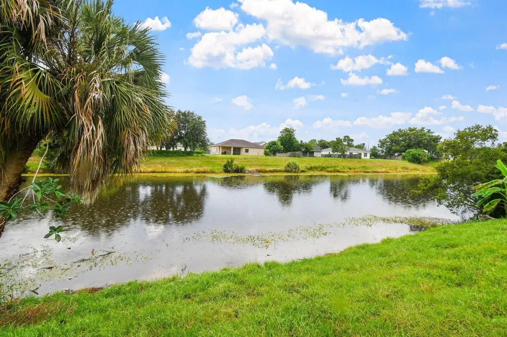 390 SW Jeanne Avenue Port St. Lucie, FL 34953