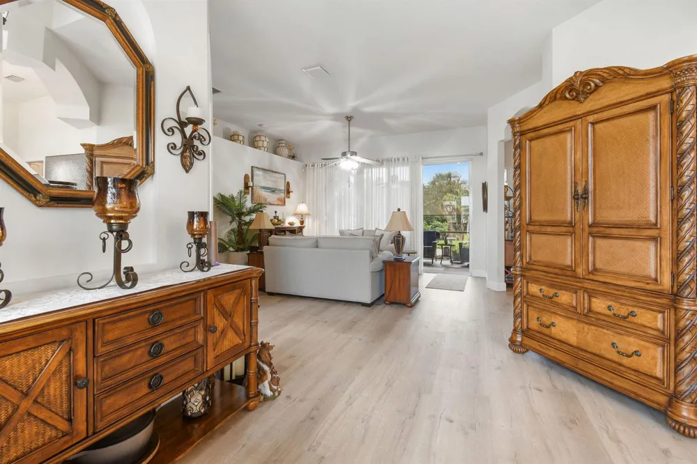 390 SW Jeanne Avenue Port St. Lucie, FL 34953