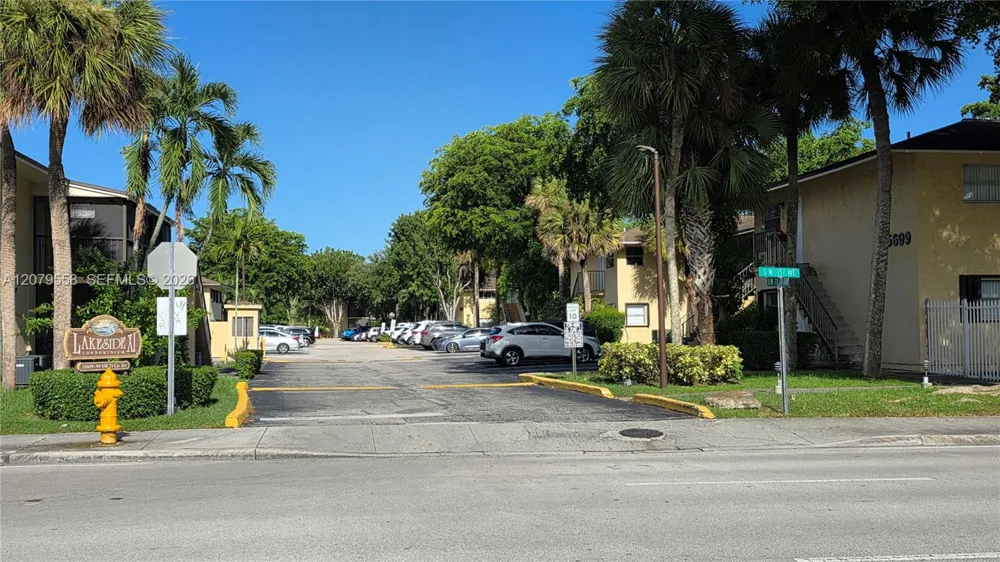 15619 SW 73rd Cir Ter #10-8 Miami, FL 33193