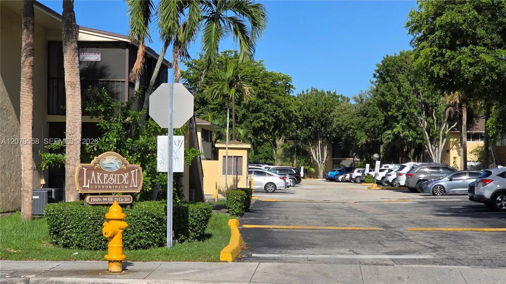 15619 SW 73rd Cir Ter #10-8 Miami, FL 33193