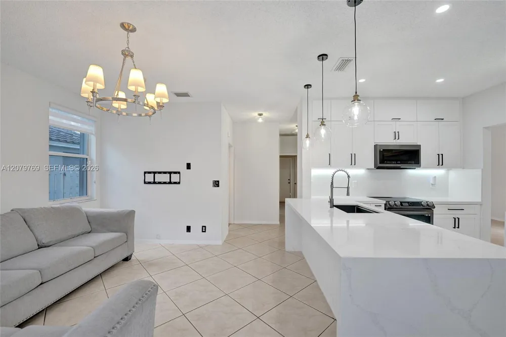 16227 NW 19th St Pembroke Pines, FL 33028