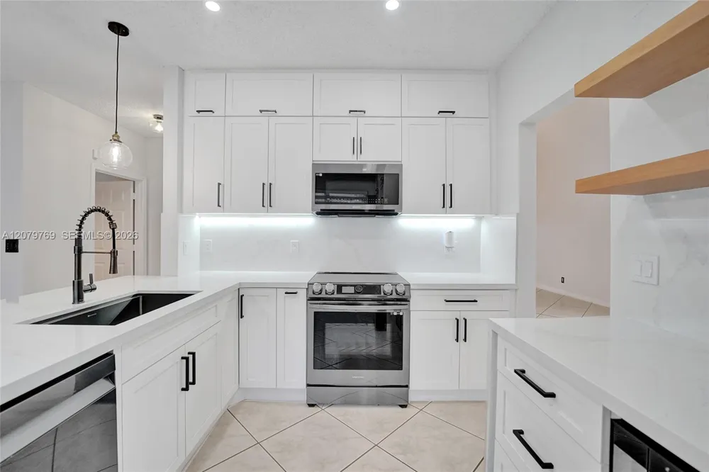 16227 NW 19th St Pembroke Pines, FL 33028