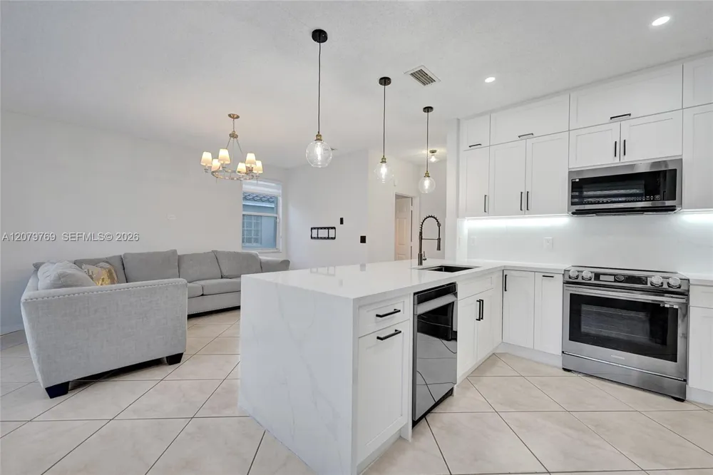 16227 NW 19th St Pembroke Pines, FL 33028