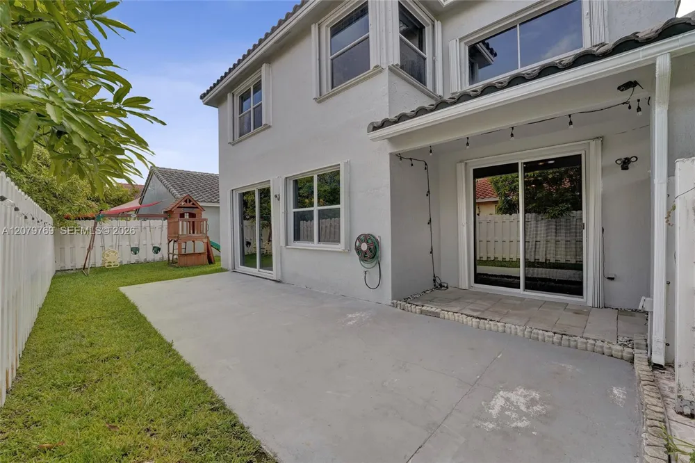 16227 NW 19th St Pembroke Pines, FL 33028