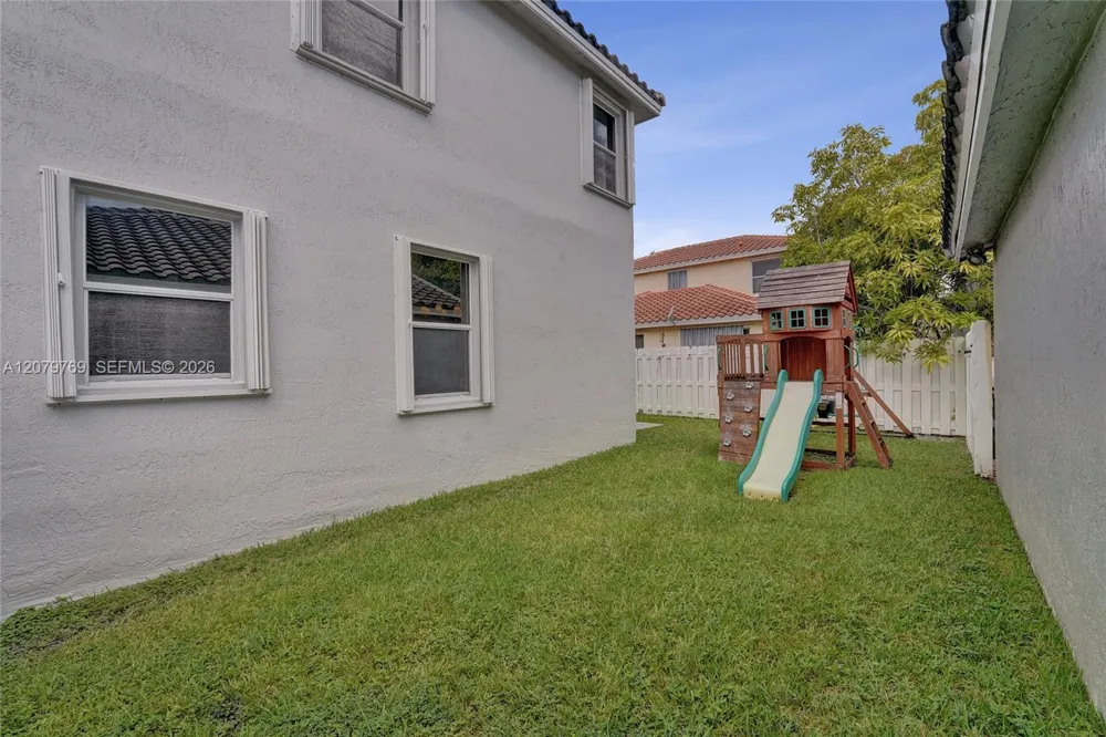 16227 NW 19th St Pembroke Pines, FL 33028