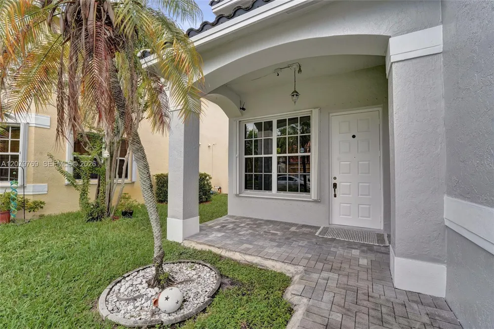 16227 NW 19th St Pembroke Pines, FL 33028