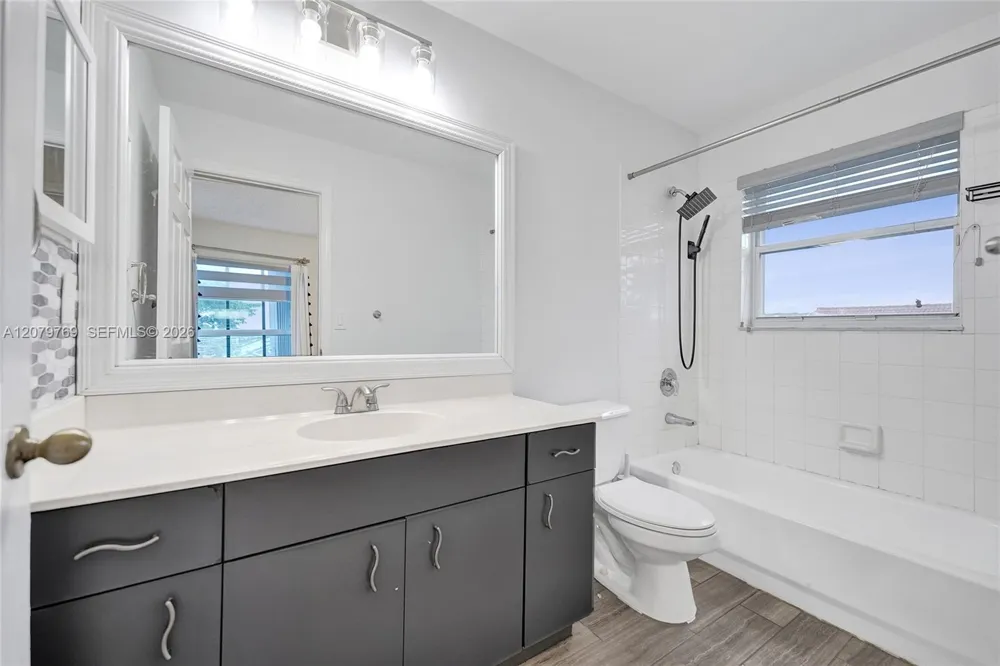 16227 NW 19th St Pembroke Pines, FL 33028