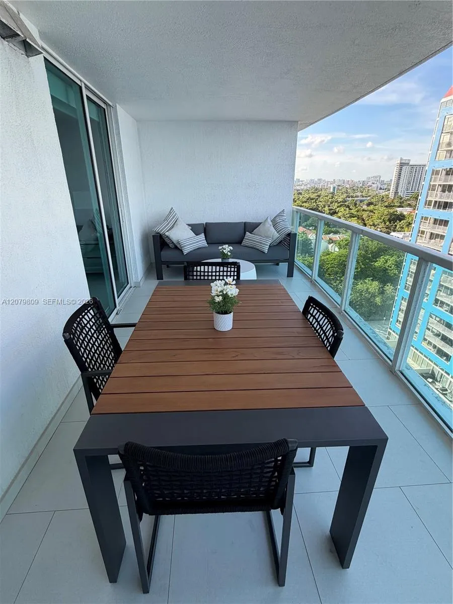 2101 Brickell Ave #1104 Miami, FL 33129