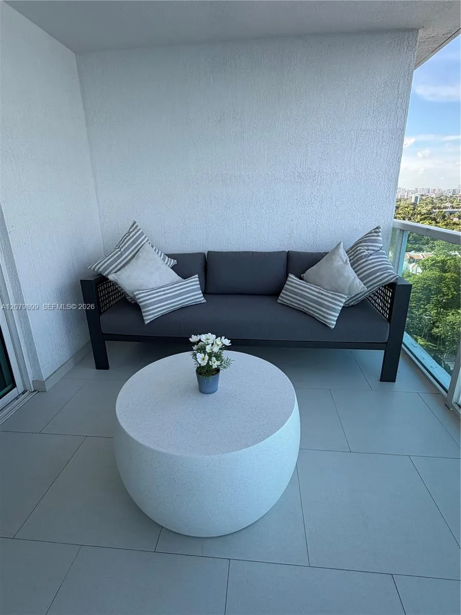 2101 Brickell Ave #1104 Miami, FL 33129