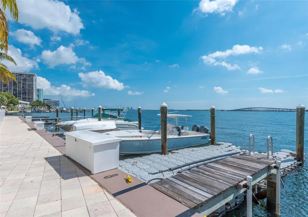 2101 Brickell Ave #1104 Miami, FL 33129