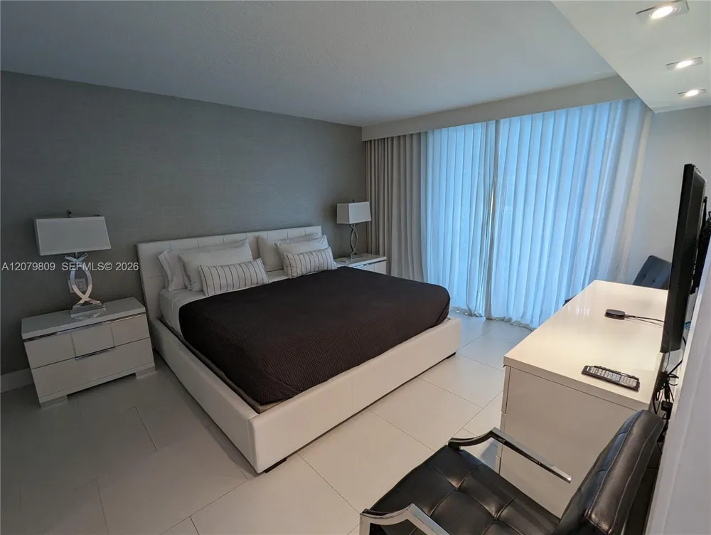 2101 Brickell Ave #1104 Miami, FL 33129