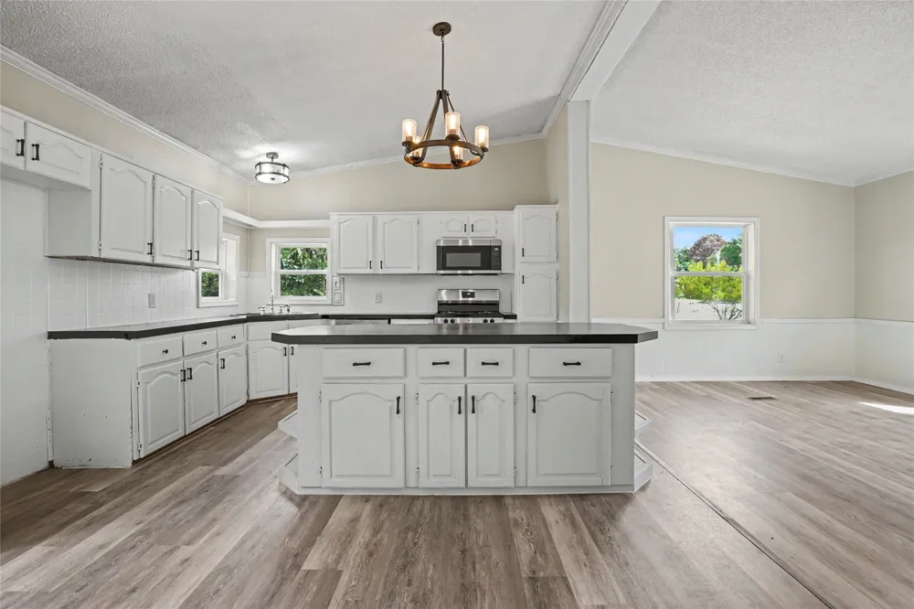 5782 Valley Road Skiatook, OK 74070