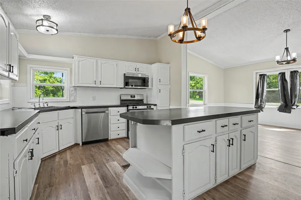 5782 Valley Road Skiatook, OK 74070