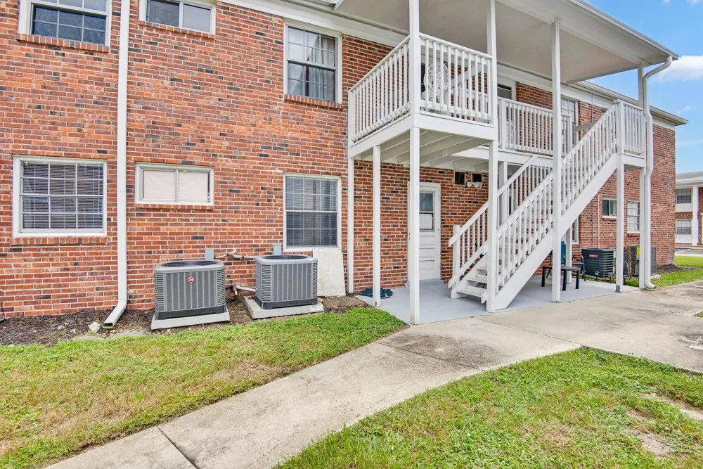 4507 9TH STREET W #E3 Bradenton, FL 34207