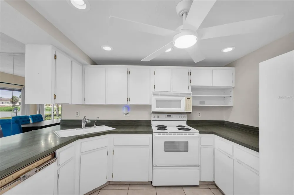 1655 S HIGHLAND AVENUE #J194 Clearwater, FL 33756