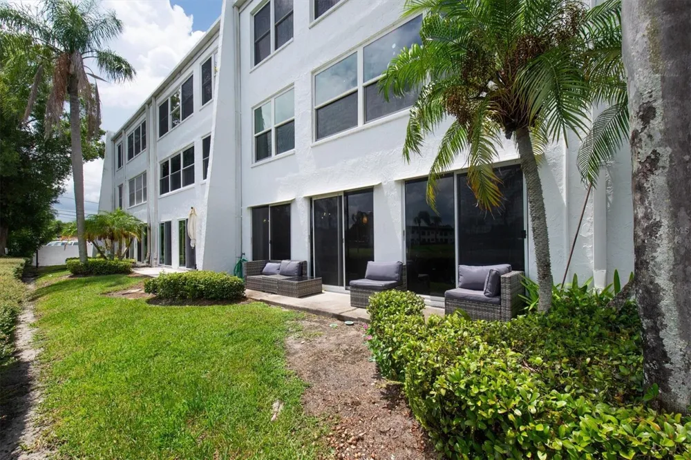 1655 S HIGHLAND AVENUE #J194 Clearwater, FL 33756