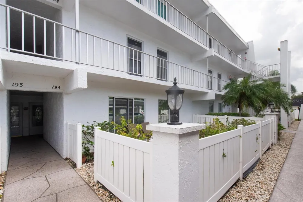 1655 S HIGHLAND AVENUE #J194 Clearwater, FL 33756